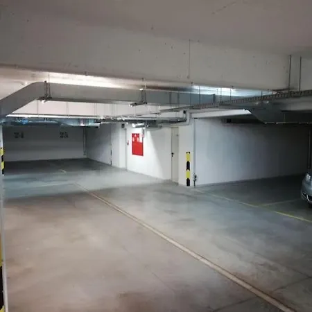 Appartamento The Soul Of Nowa Huta - Free Garage Cracovia Esterno foto